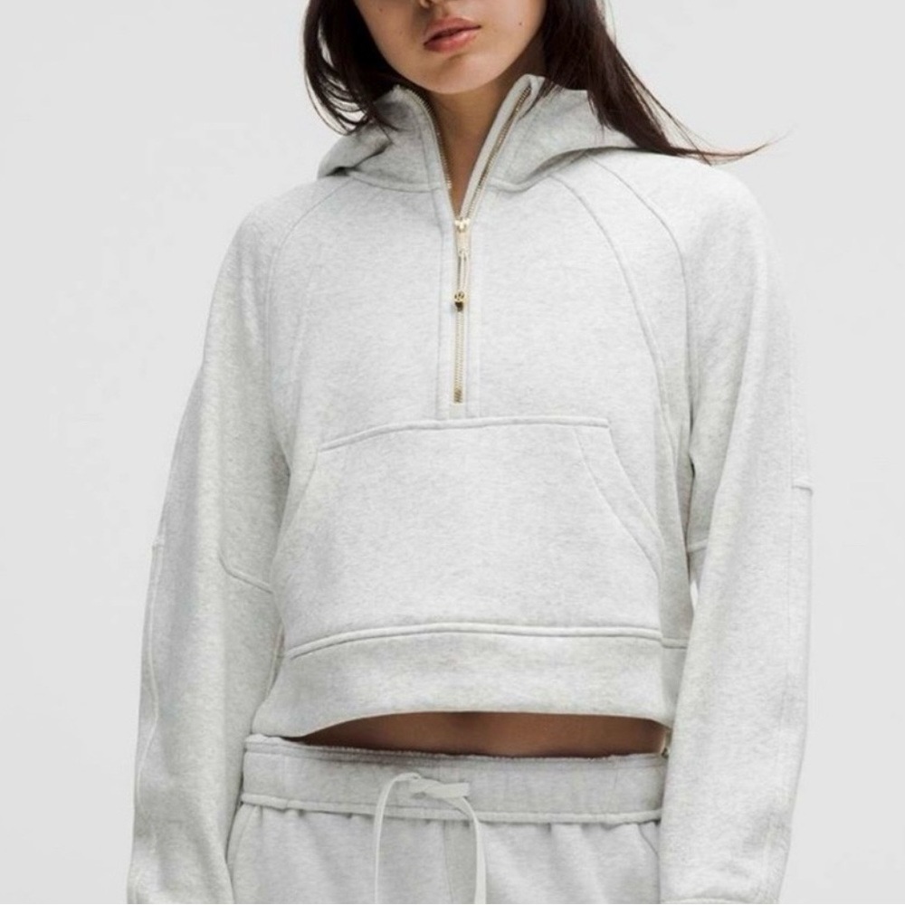 Lululemon Women's Scuba 1/2 Zip, light Gray with Gold Zipper, size XL